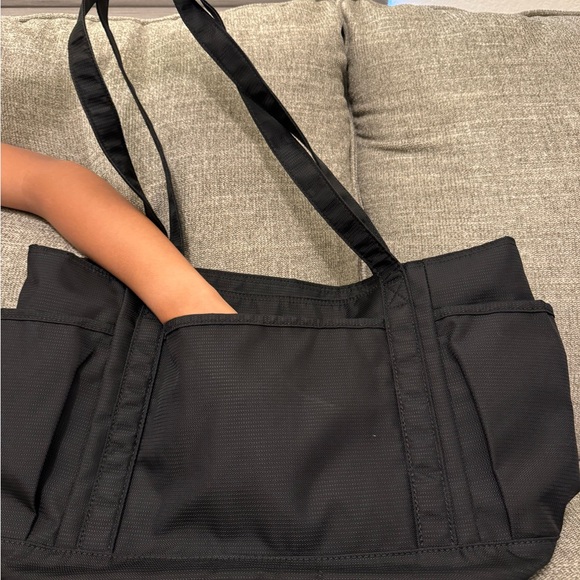 MAH YOUNG TOUR TOTE | RECYCLED NYLON EUC - Picture 2 of 5